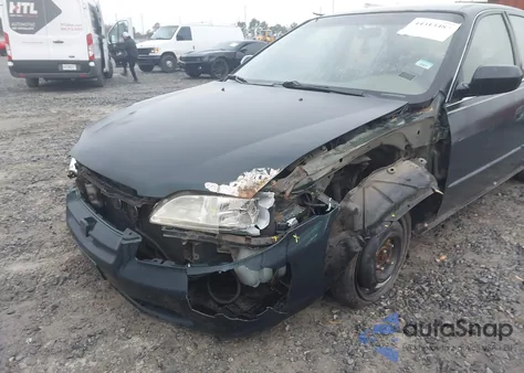 1999 Honda Accord Lx из США, поврежденный, VIN 1HGCG6658XA005239